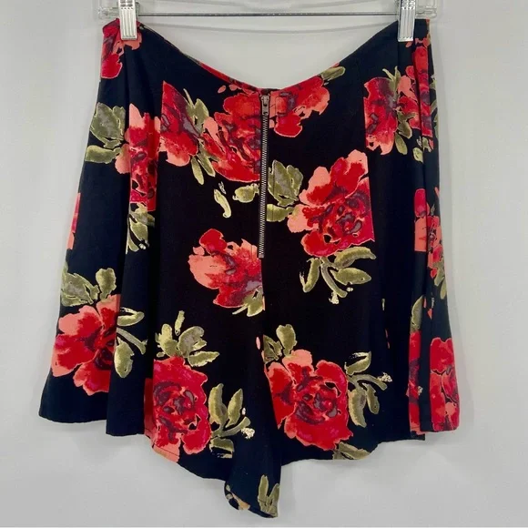 UO Kimchi Blue High Waist Floral Rose Print Shorts 12 - Picture 3 of 5
